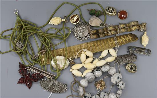 Mixed jewellery including marcasite, garnet and costume.